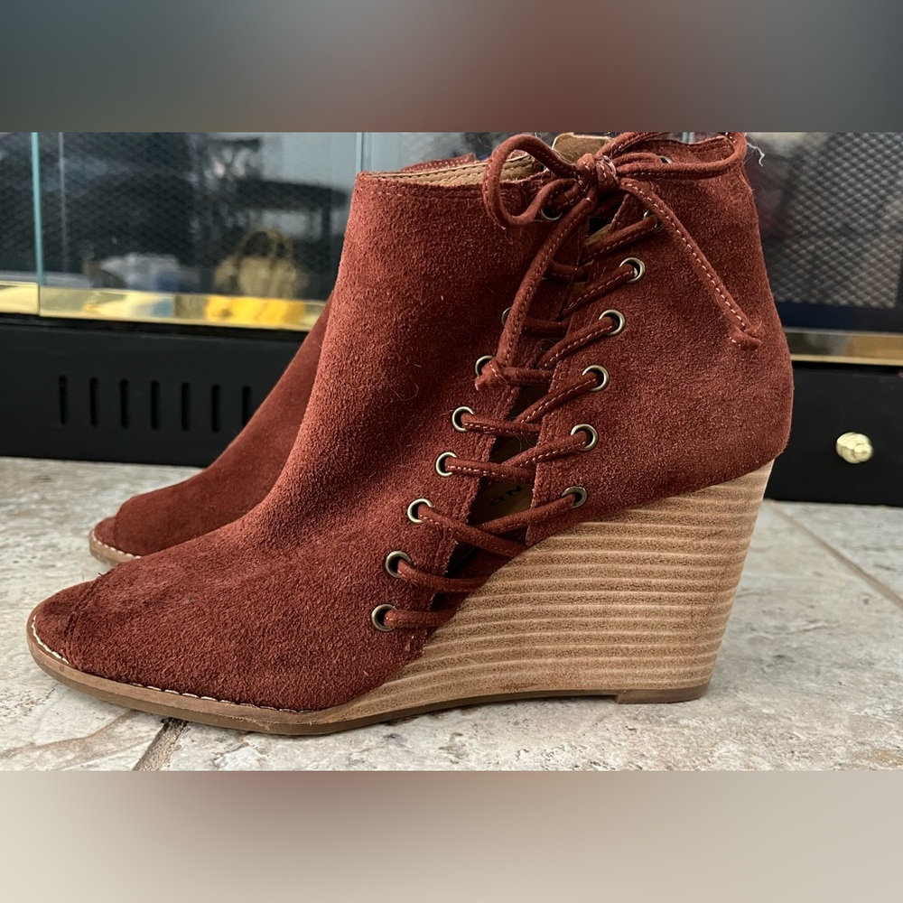Lucky Brand brown suede open-toe booties